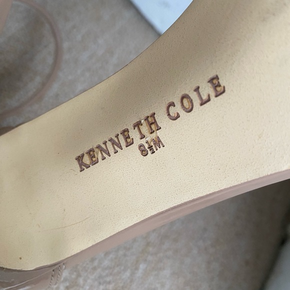 Kenneth Cole Milania Taupe
Heels Sz 8,5 - Picture 7 of 9